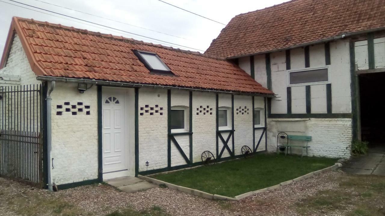 Studio Apartment Colline-Beaumont Luaran gambar